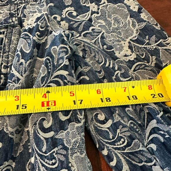 'Chico's' Button up Blue & white floral paisley-like button-up shirt - Picture 5 of 7